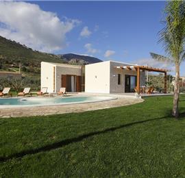 2 bedroom villa with pool and jacuzzi in Scopello, sleeps 6
